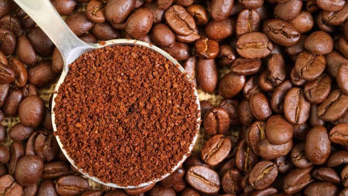 Cà phê bột Robusta rang xay sẵn tiện lợi và đậm đà từ Tây Nguyên.