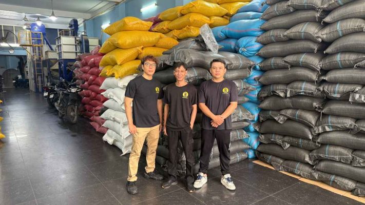 Kho hàng chứa cà phê hạt Culi của Lyon Coffee