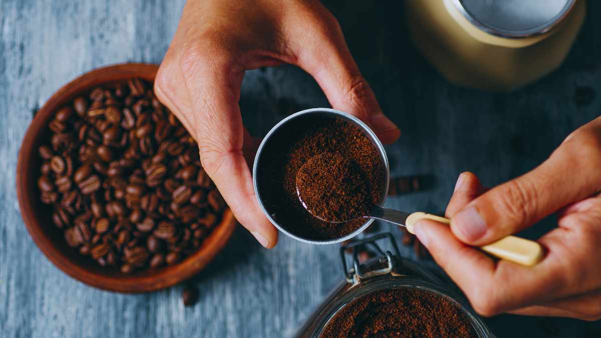 Gu số 4 phối 60% Robusta và 40% Moka, gu chua sáng – đắng dịu.