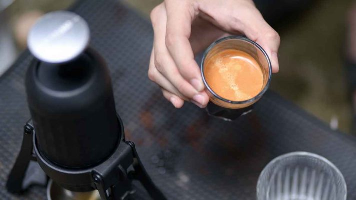 Ly espresso từ cà phê Robusta rang mộc với crema dày sánh