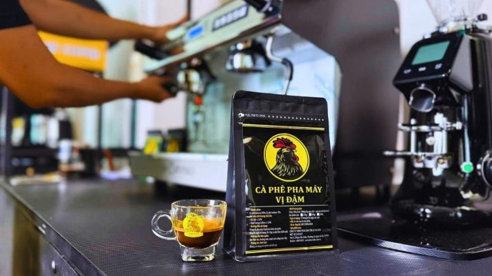 Ly espresso từ blend Robusta Buôn Ma Thuột và Arabica Đà Lạt, vị đậm, caffein cao