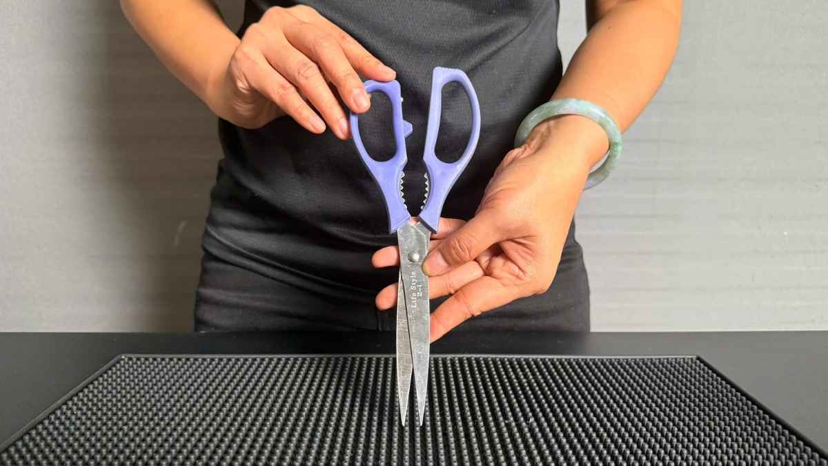 Kéo inox 23cm đa năng cho văn phòng và quán cà phê, khách hàng phản hồi tích cực.