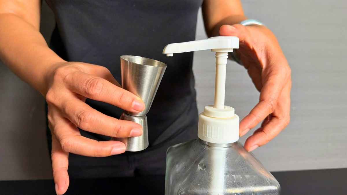 Ly đong định lượng 2 đầu inox 304 cho barista pha chế cocktail và espresso chính xác.