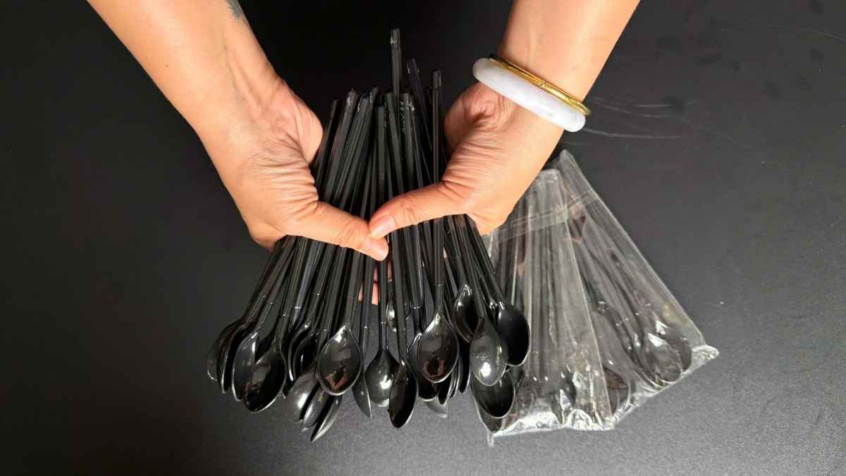 Muỗng nhựa uống cafe 50 cái, nhựa cứng an toàn cho quán cafe