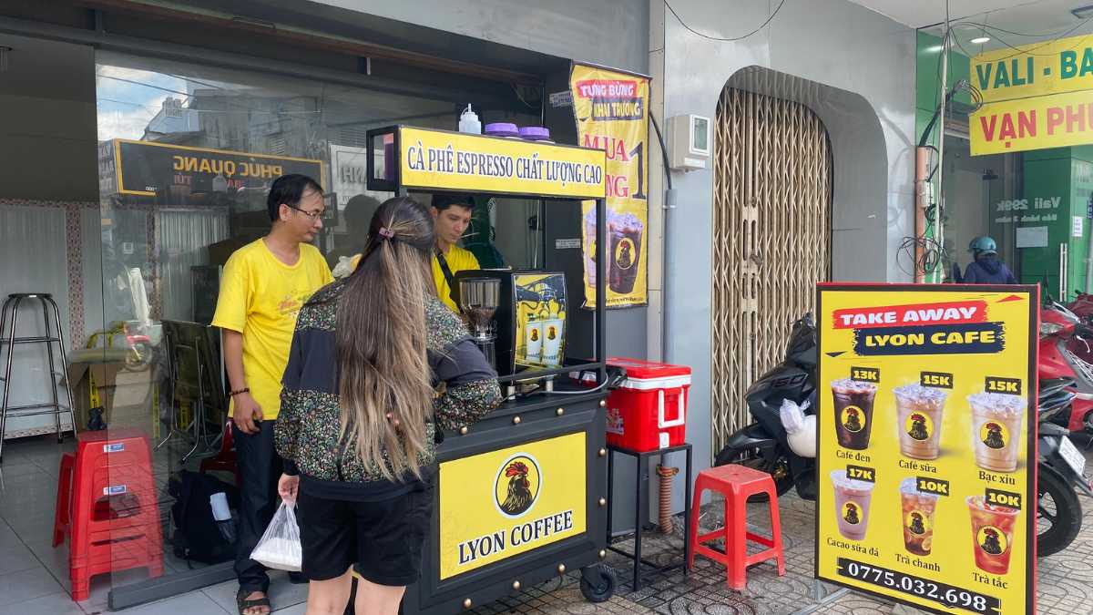 Thùng đá 35 lít có vòi xả dùng cho gia đình, văn phòng, sự kiện ngoài trời.