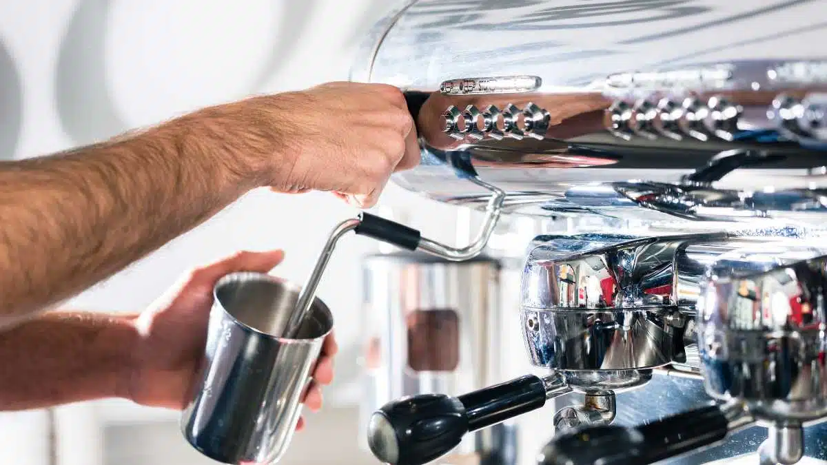 5 cách giữ độ bền cho máy pha, máy xay cafe