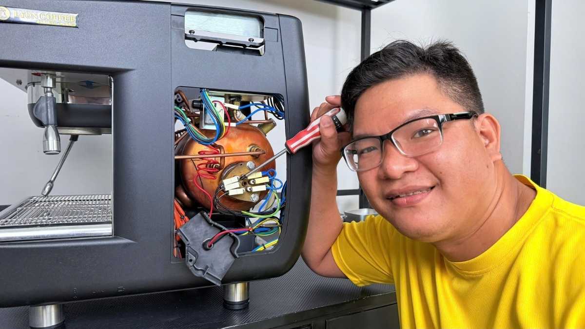 Motor bơm boiler Casadio giữ áp suất và nhiệt độ ổn định cho máy pha cà phê