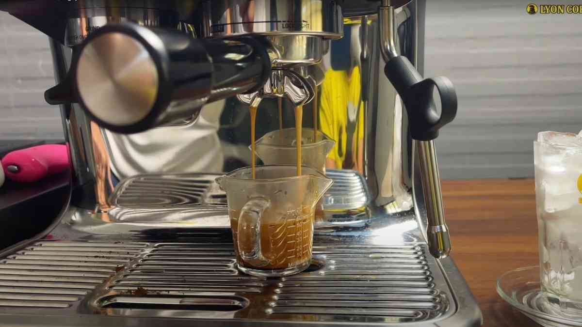 máy pha cà phê Breville 878 công suất 100–120 ly/ngày