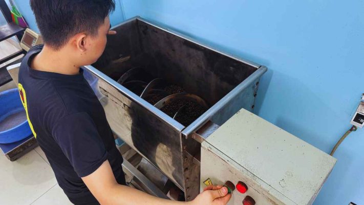 Bột cà phê Culi rang xay sẵn, không cần xay lại, tiện lợi pha nhanh.