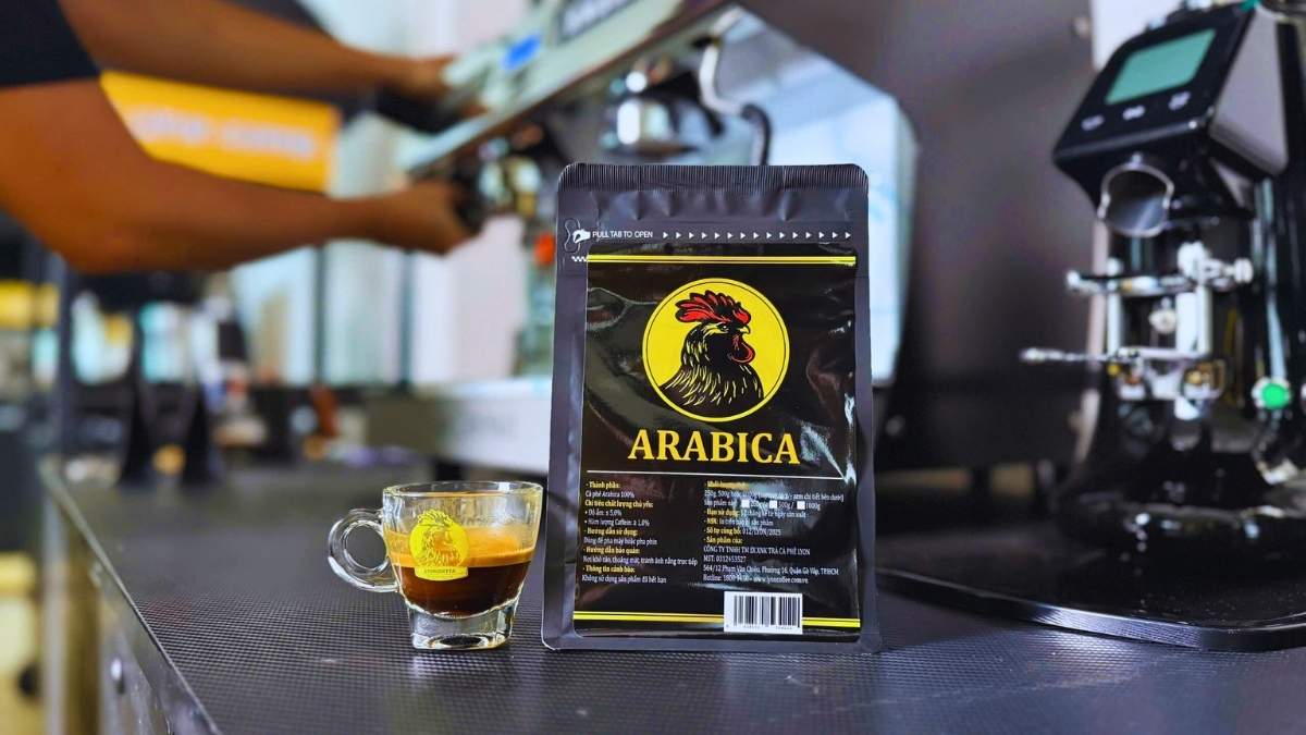 Ly cà phê Arabica Cầu Đất hương hoa quả, chua thanh và hậu ngọt kéo dài