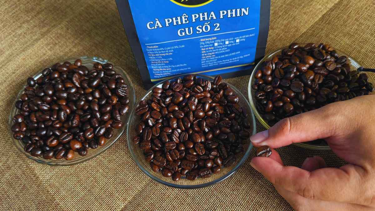 Hạt Robusta, Culi và Arabica phối trộn cho gu số 2 cân bằng vị.