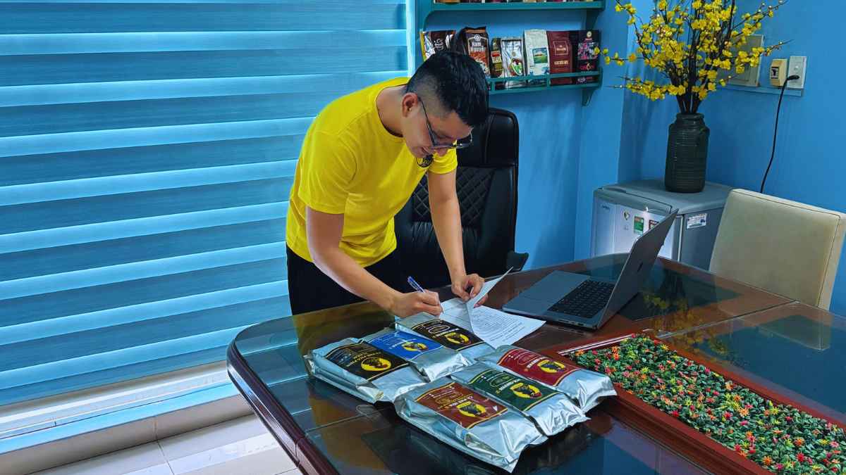 Cà phê gu số 6 cho sữa đá, giá dao động 180k–250k/kg.