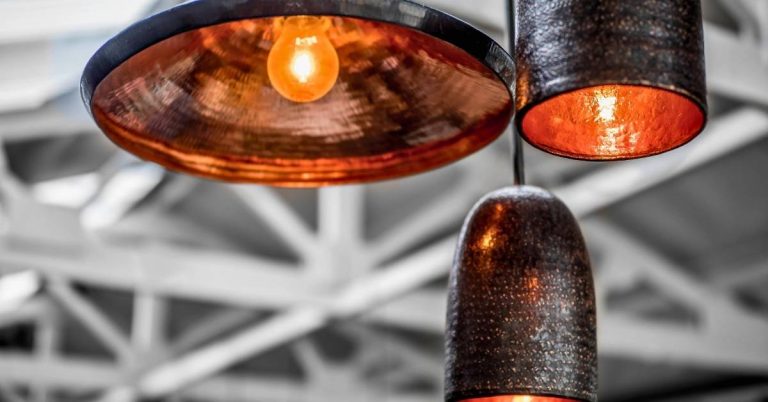 Các loại mẫu đèn trang trí quán cafe tạo không gian ấm cúng