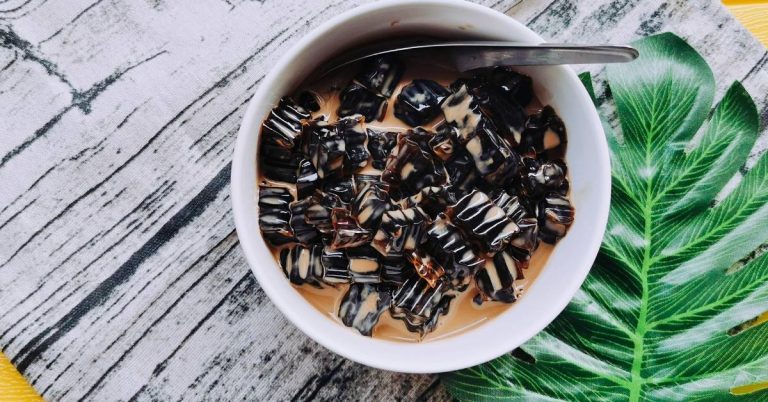 Cách làm cà phê sữa tươi sương sáo hạt chia bổ dưỡng dễ làm