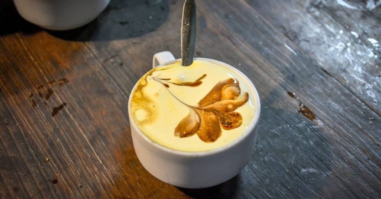 Cách làm cà phê trứng ngon béo ngậy thơm lừng