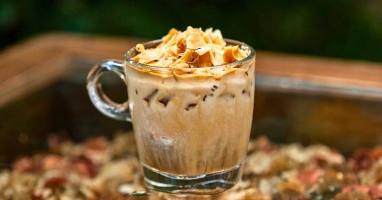 Cách làm cafe cốt dừa Cô Hạnh Hải Phòng chuẩn vị đặc sản