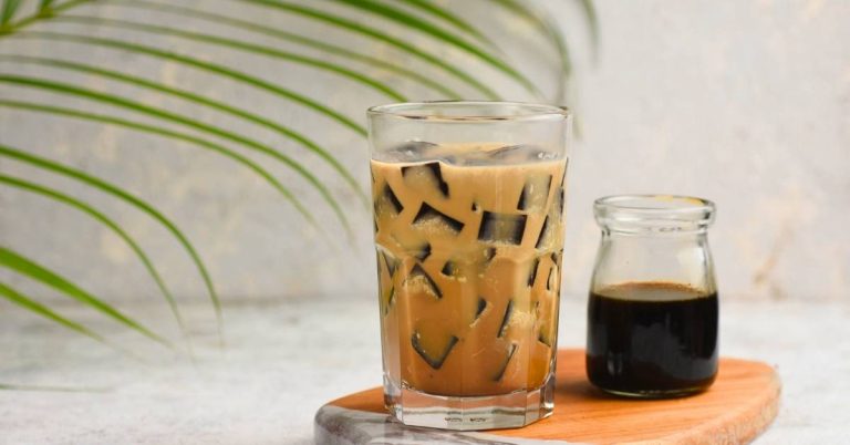 Cách làm sữa tươi sương sáo đường đen thơm ngon đơn giản