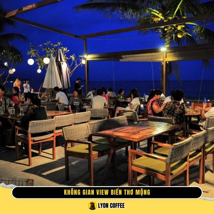 Không gian view biển đẹp tại quán Cafe 4 mùa Trần Phú Nha Trang