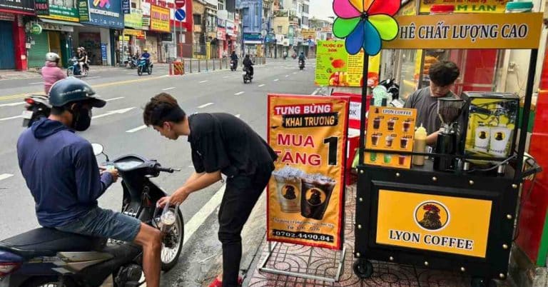 Cà phê nguyên chất pha phin pha máy tại Quận 5