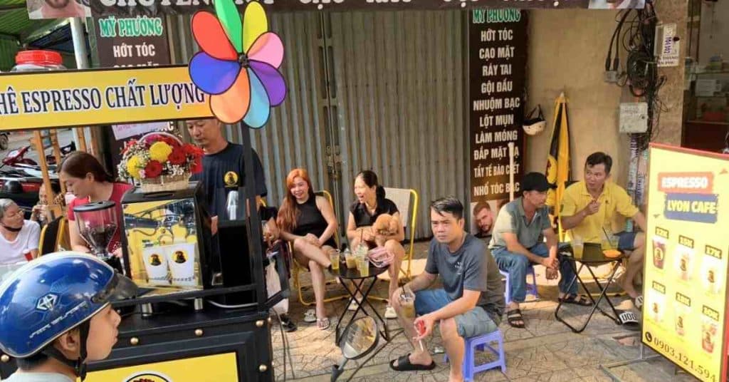 Cà phê nguyên chất pha phin pha máy tại Quận 7