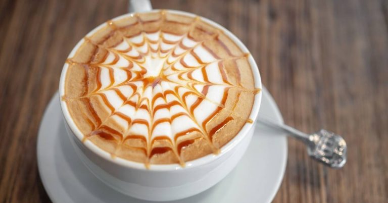 Caramel macchiato đồ uống cà phê ngọt ngào nổi bật