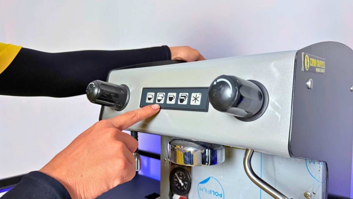 bảng điều khiển volumetric và vỏ kim loại Carimali Pratica E1