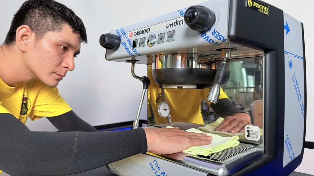 quán cà phê nhỏ dùng máy 1 group Ý công suất cao