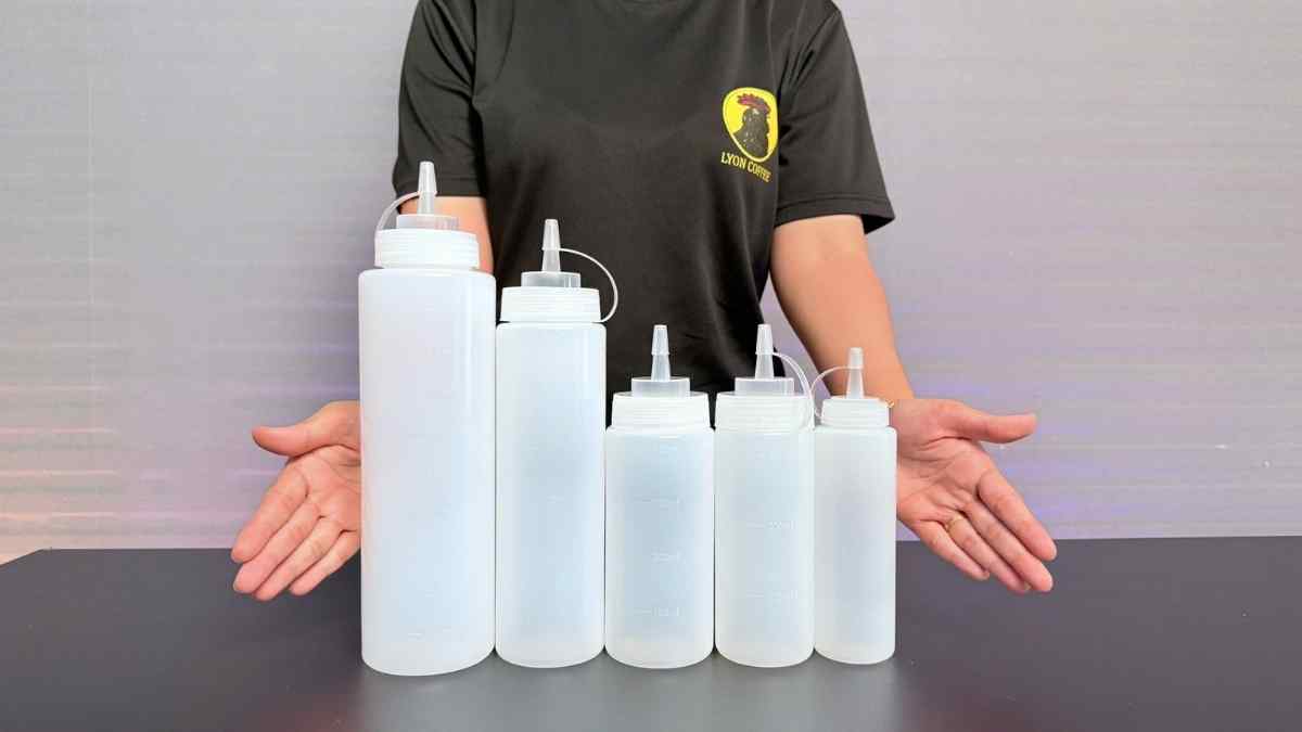 chai đựng nước sốt tròn dùng tại quầy bar, rót sốt gọn và kiểm soát định lượng