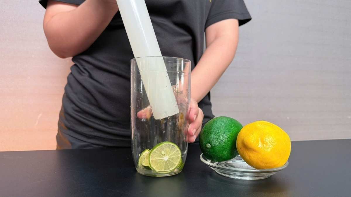 Chày giã chanh giúp dầm nhanh, giữ hương vị tươi và dễ vệ sinh.