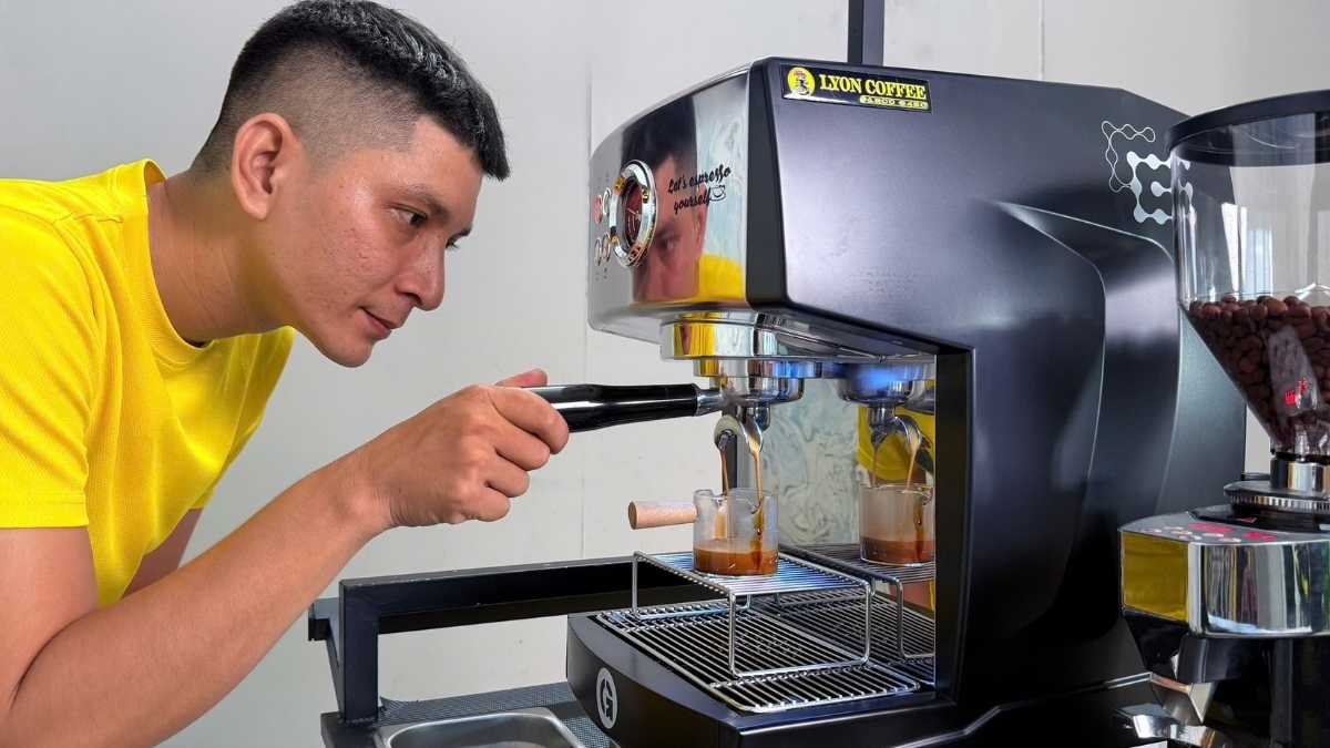 Gemilai CRM 3200B Lite với PID và volumetric dosing cho espresso chuẩn nhiệt độ.