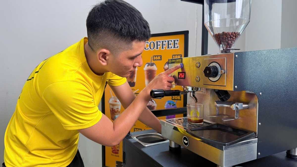 So sánh máy Lamvita Mio II với Gemilai Pro trong mô hình take-away.