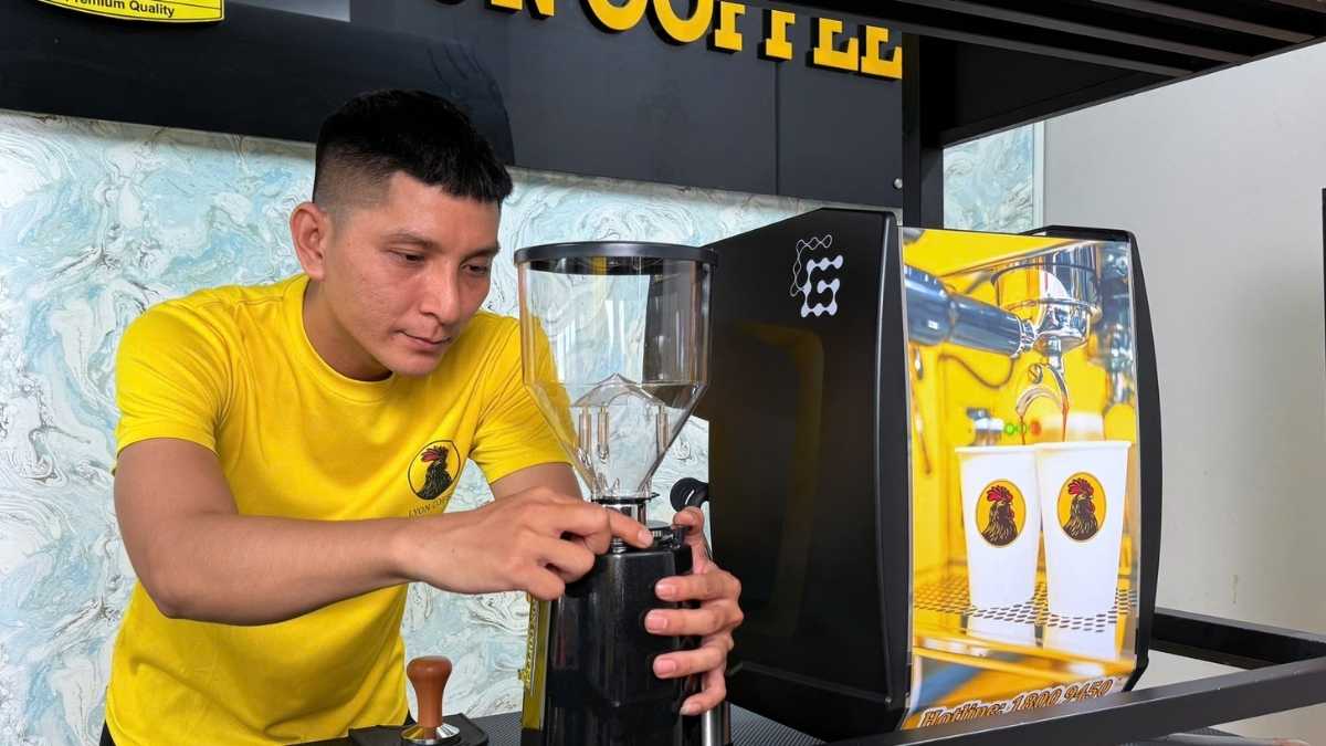 Máy xay CRM 021 burr phẳng 60 mm – định lượng 2,7 giây/shot.