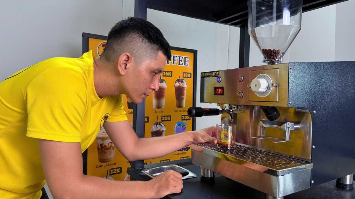 Máy Lamvita Mio II hiệu suất 150 ly/ngày cho kiosk và văn phòng.