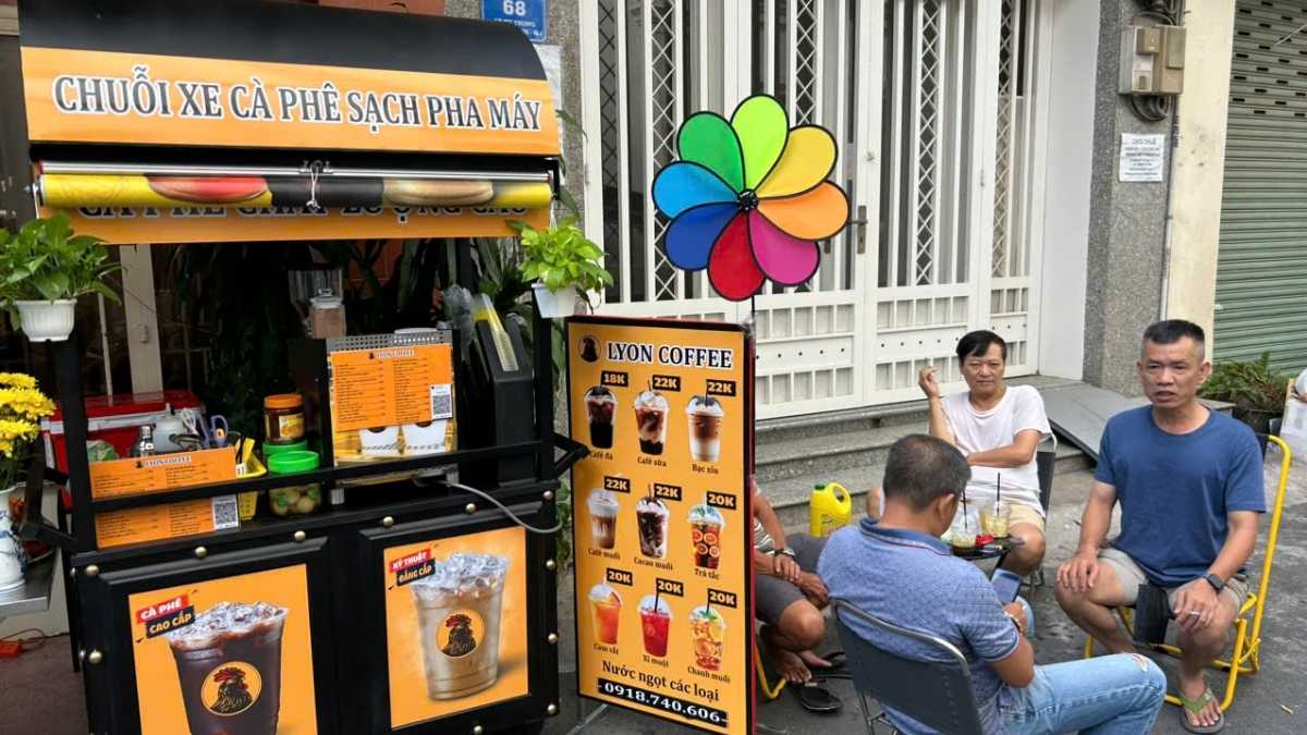 So sánh xe mái vòm 33 triệu với mẫu mini take-away thông thường.