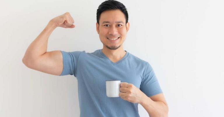 Uống cà phê với nam giới tuổi teen