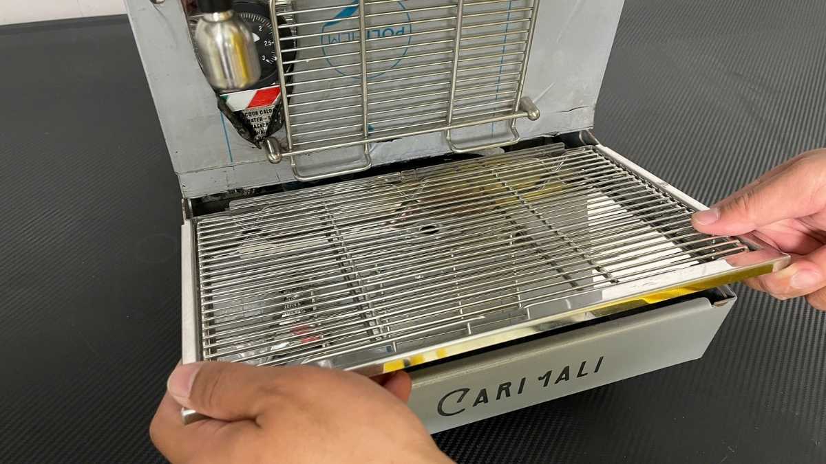 Khay hứng nước Carimali inox 304 sáng bóng, chịu lực, dễ vệ sinh hàng ngày