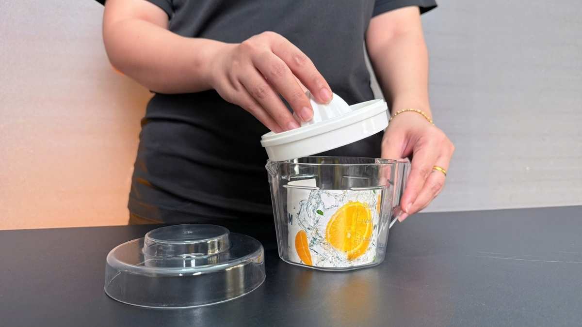 Dụng cụ vắt cam Việt Nhật phù hợp cho quán nhỏ và gia đình.