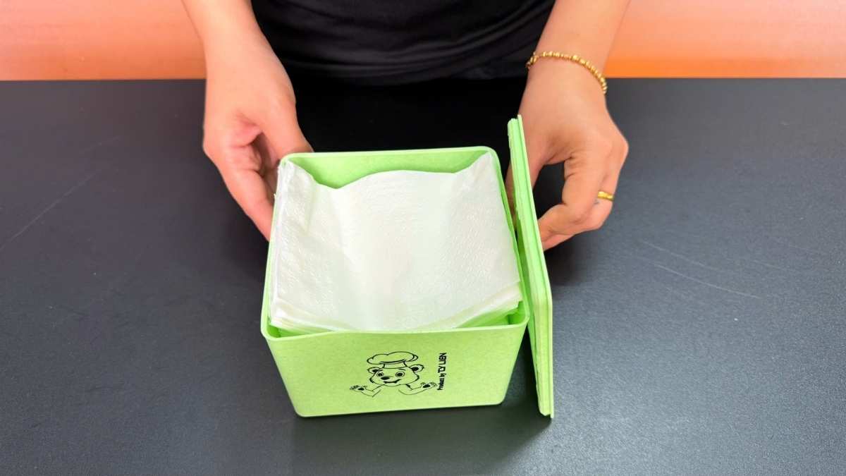 Hộp giấy ăn nhỏ nhựa PP nguyên sinh an toàn sức khỏe.