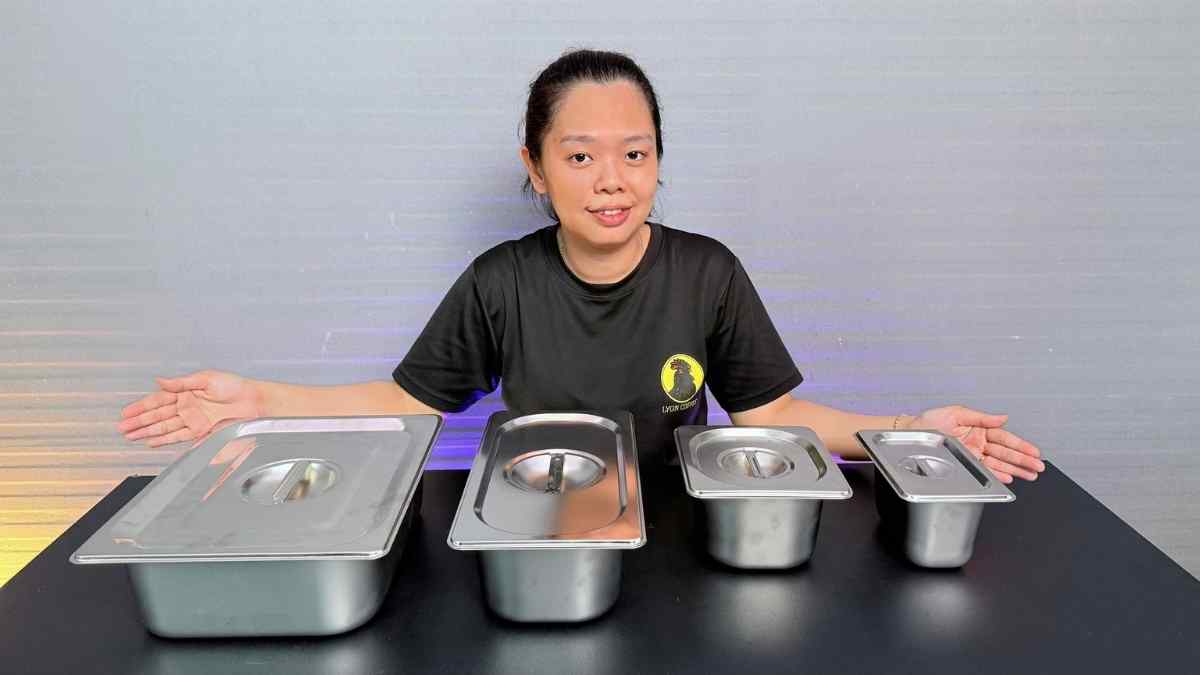 Khay inox GN cao 10cm kèm nắp giúp quầy gọn và sạch