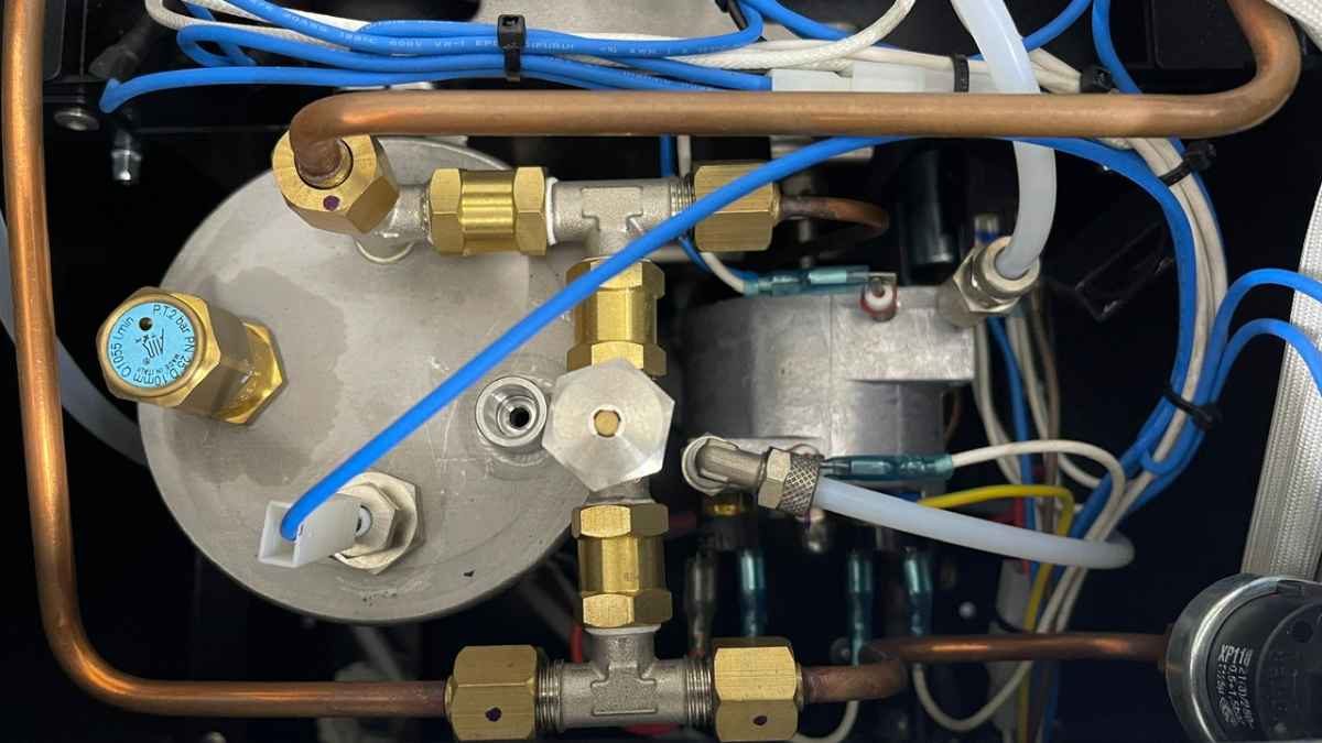 hệ thống đun kép của máy Lamvita SteamX duy trì công suất 200 ly/ngày