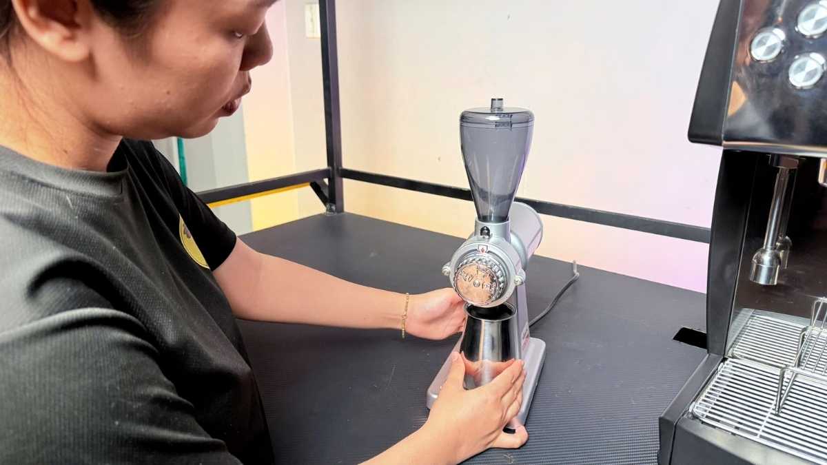 Dấu hiệu lưỡi dao máy xay cà phê Akira xuống chất lượng khi sử dụng