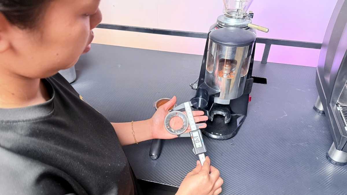 Đo thực tế kích thước lưỡi dao