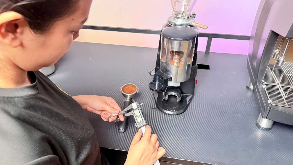 Chất liệu thép chịu mài mòn của lưỡi dao máy xay cà phê N900