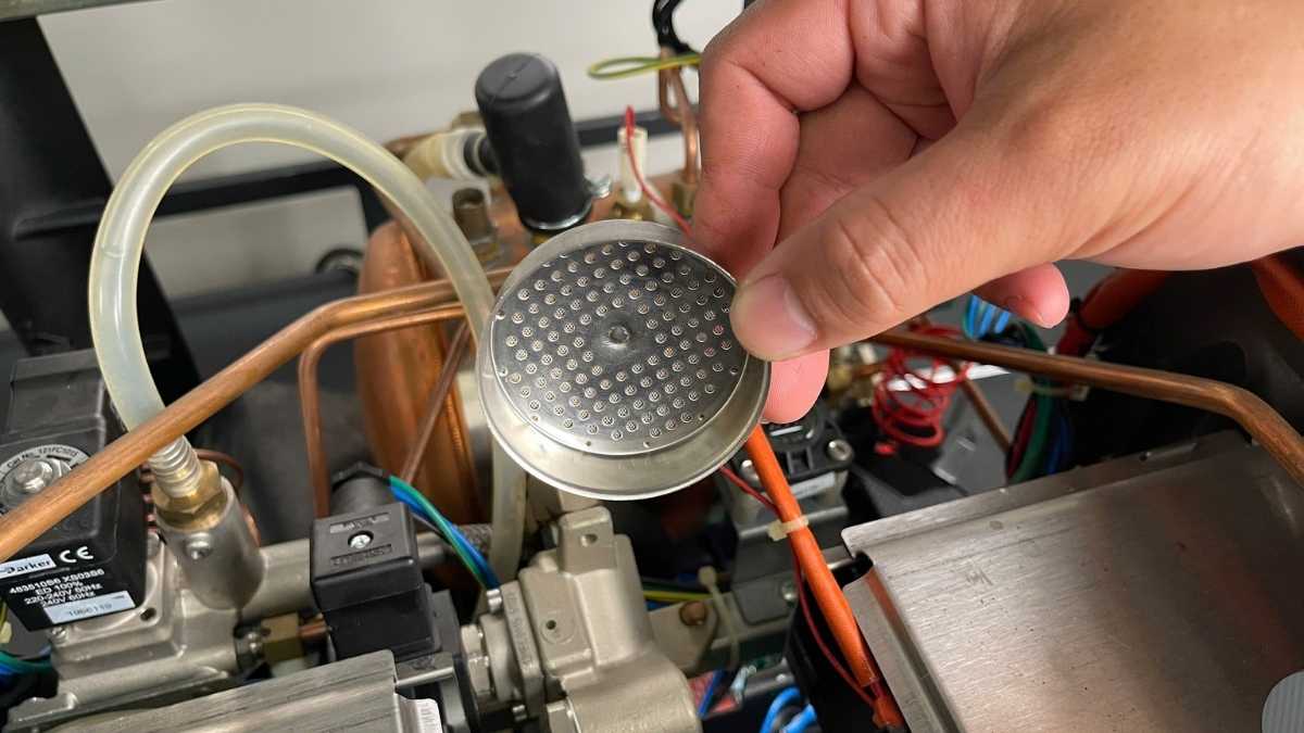 Lưới grouphead Casadio inox 304 phân phối nước đều hạn chế channeling