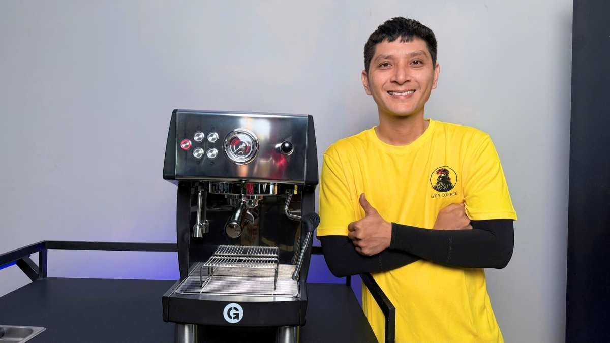 máy pha cà phê Gemilai CRM 3200B Pro bán tự động 1 group