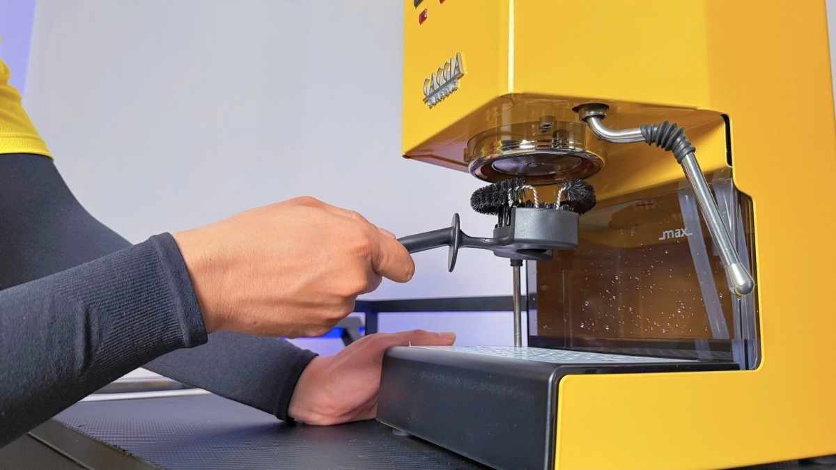 vệ sinh máy pha cà phê gaggia classic e24 pro sau ca