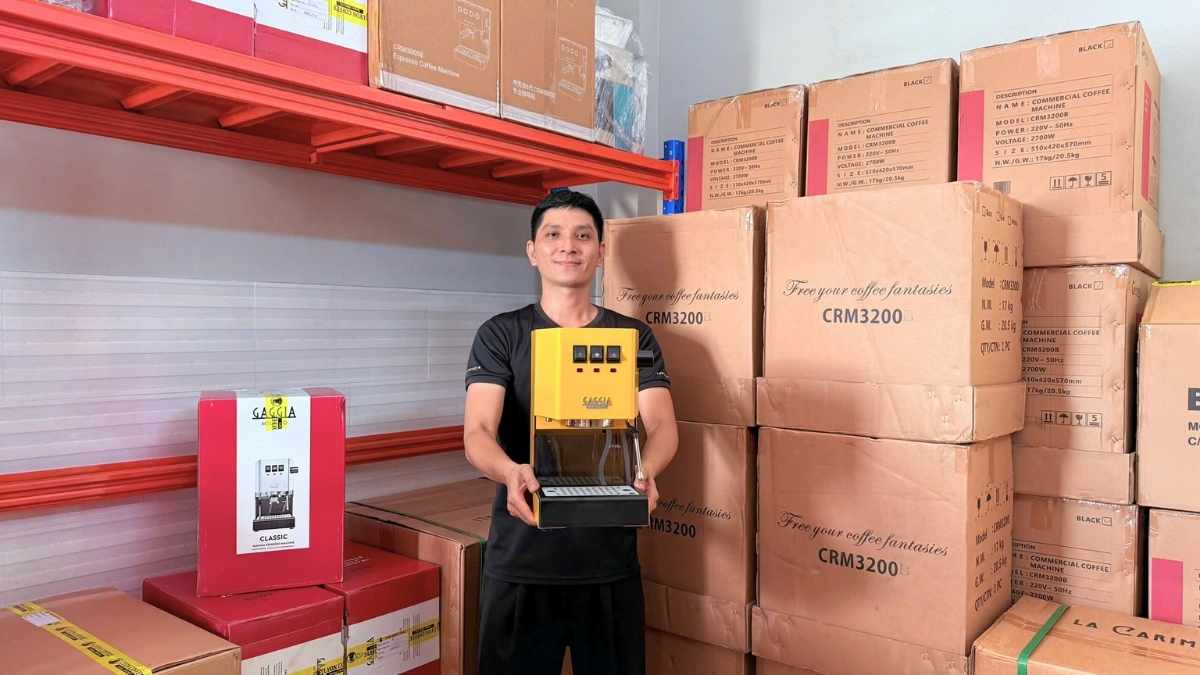 gaggia classic e24 thiết kế inox nhỏ gọn