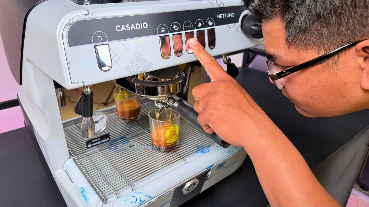 Máy pha cà phê Casadio Nettuno A1 phù hợp vận hành theo ca tại quán nhỏ