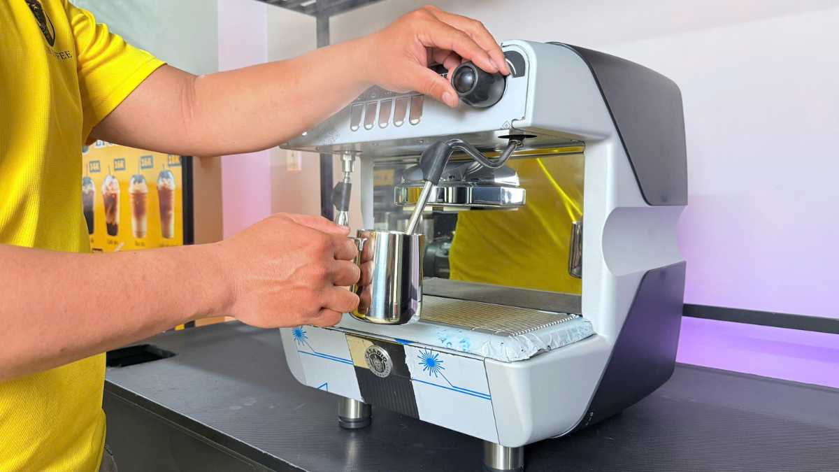 Máy pha cà phê cho quán nhỏ hỗ trợ đánh sữa phục vụ đồ uống espresso sữa