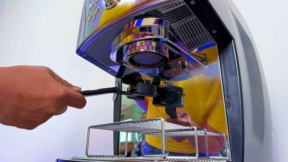 vệ sinh máy pha cà phê Gemilai CRM 3200B Lite và bảo trì định kỳ